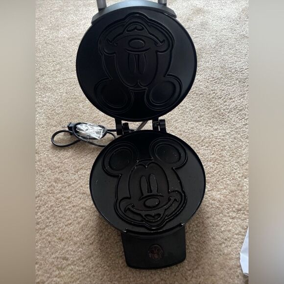 Disney Classic Mickey Waffle Maker - Picture 3 of 4